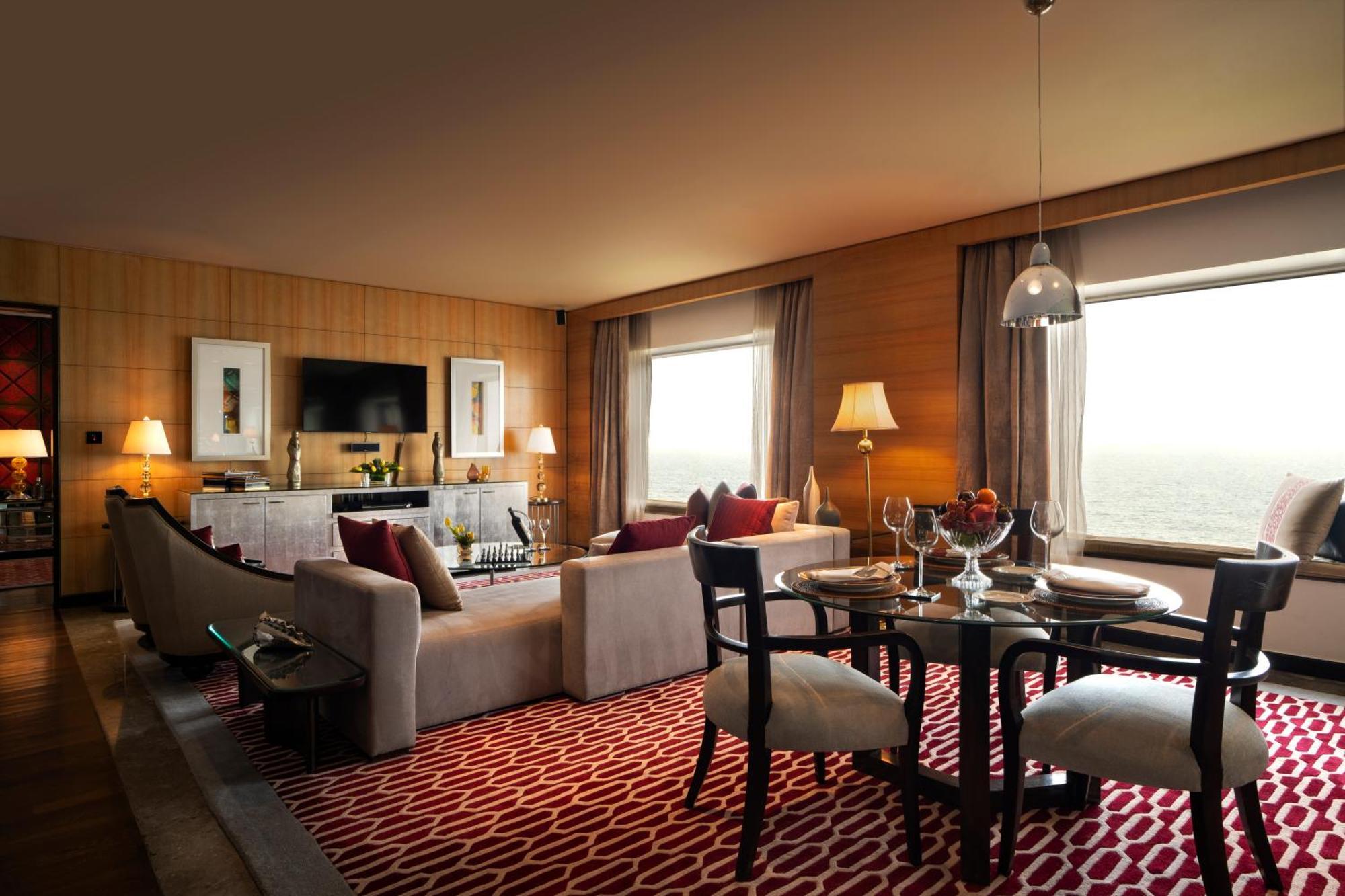 מלון מומביי Taj Lands End מראה חיצוני תמונה A suite at the Taj Mahal Palace, Mumbai