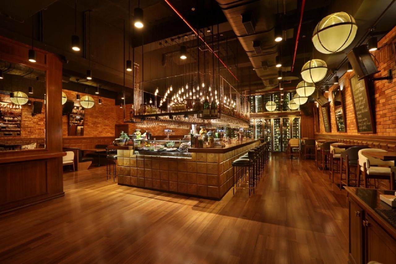 מלון מומביי Taj Lands End מראה חיצוני תמונה Interior of the restaurant